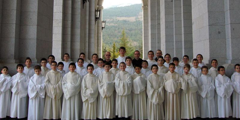 La Escolanía anima las celebraciones del Triduo Pascual en la basílica de Santa Cruz del Valle de los Caídos