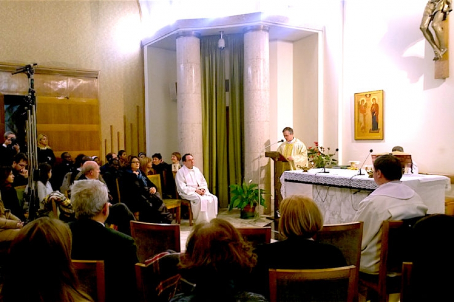 Monse&ntilde;or Vigan&ograve; a los periodistas: 'No fomentar las divisiones sino la cultura del encuentro'