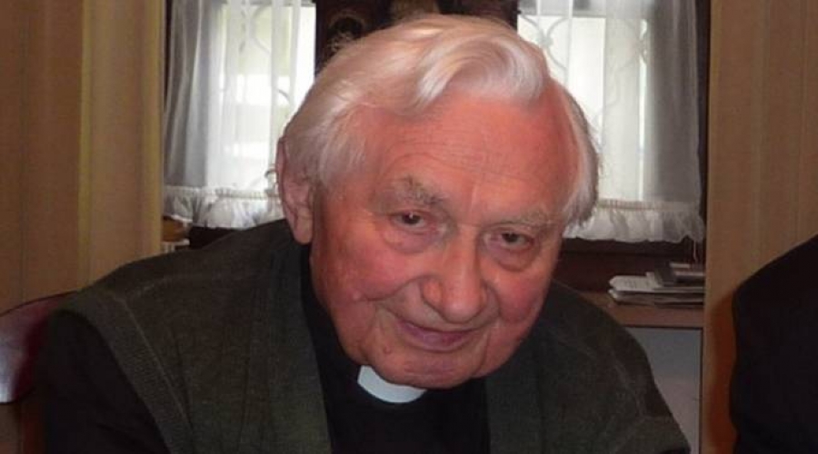 Acusan al hermano de Benedicto XVI de encubrir abusos contra m&aacute;s de 500 menores