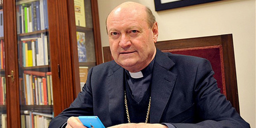 Entrevista al cardenal Ravasi: &laquo;La Consulta, finalmente una voz femenina en la Curia romana&raquo;