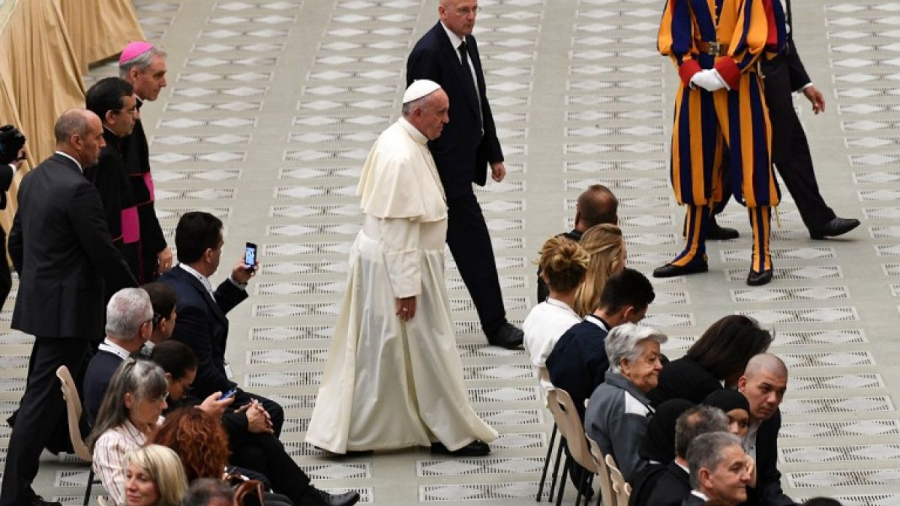 El Papa a los familiares de las v&iacute;ctimas del terrorismo en Niza: respondan al odio con el amor de Dios