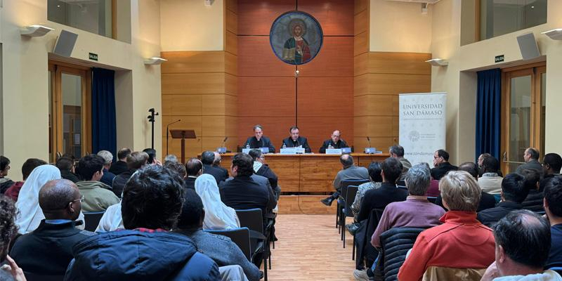 Homenaje al Papa Francisco en San D&aacute;maso: su &laquo;verdadera pasi&oacute;n&raquo; fue la &laquo;dulce y confortadora alegr&iacute;a de evangelizar&raquo;