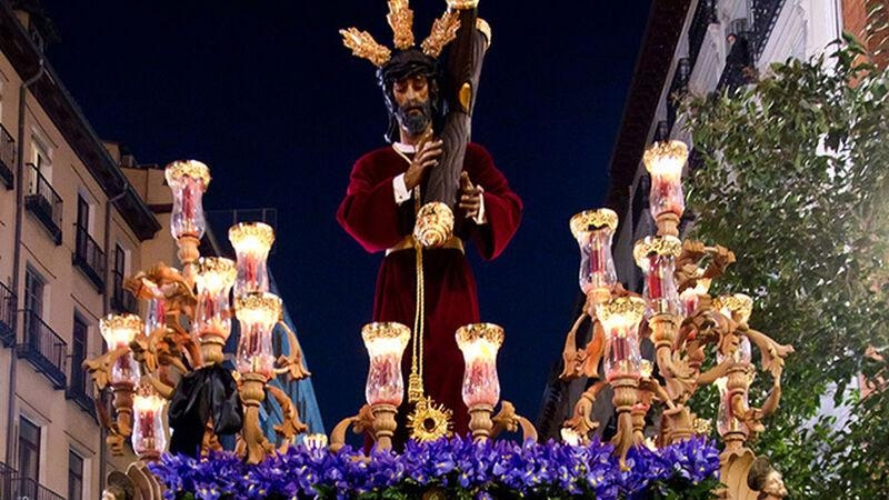 Nuestro Padre Jes&uacute;s de la Salud y Mar&iacute;a Sant&iacute;sima de las Angustias recorren las calles de Madrid el Mi&eacute;rcoles Santo