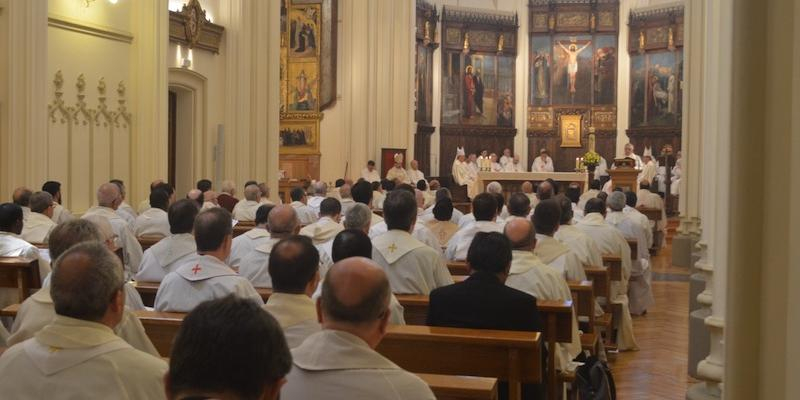 El padre Ángel Camino celebra sus bodas de oro con una Eucaristía en Santa María Micaela y San Enrique