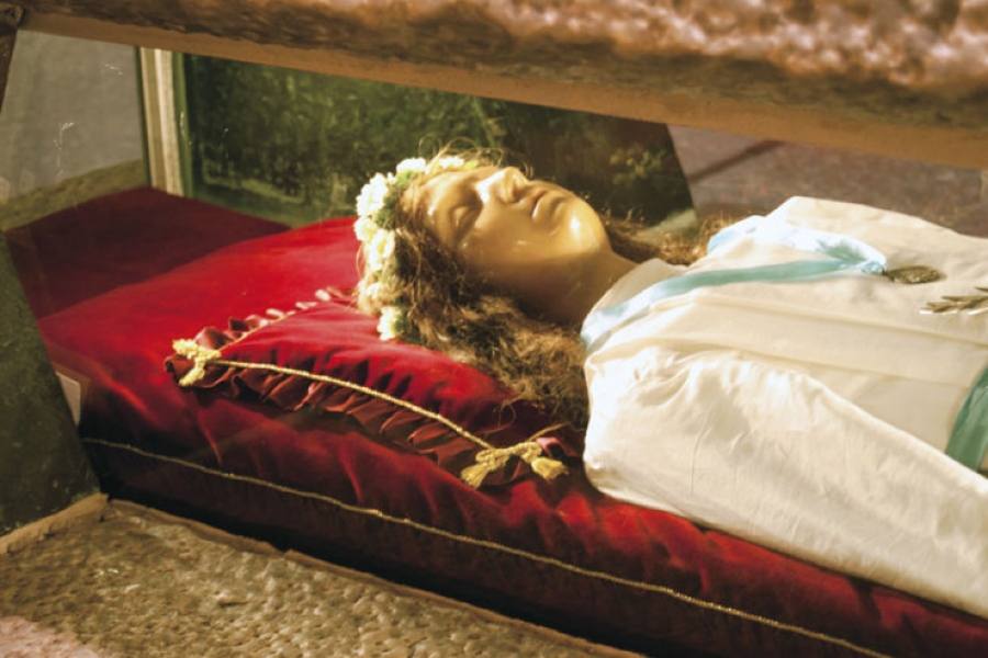 El Papa invita a ser como santa Mar&iacute;a Goretti, 'testimonios del perd&oacute;n'