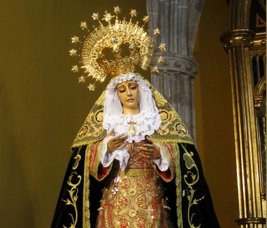 Ofrenda floral en honor de Nuestra Se&ntilde;ora de la Soledad en Galapagar
