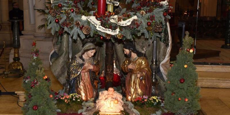 El cardenal Jos&eacute; Cobo, arzobispo de Madrid, preside la Misa de la Natividad del Se&ntilde;or en la catedral de la Almudena