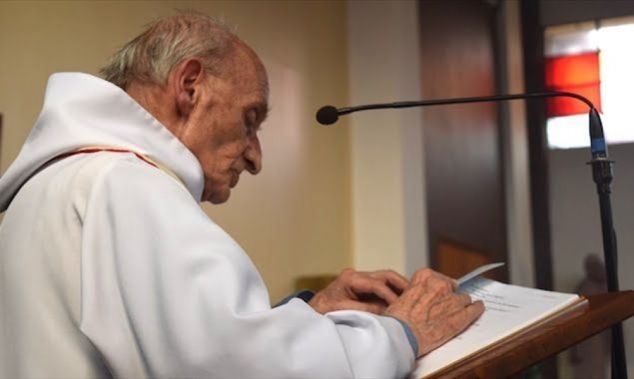 El Santo Padre celebra una misa en Santa Marta por el padre Jacques Hamel