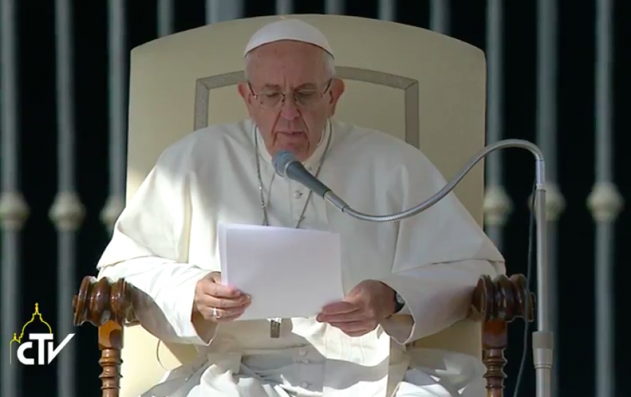 El Papa: &laquo;Cuando damos al necesitado se hace presente la misericordia de Dios&raquo;