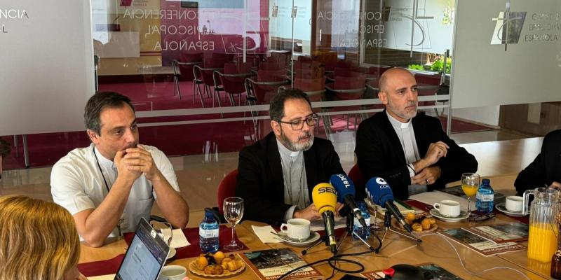 Monse&ntilde;or Vicente Mart&iacute;n, en la presentaci&oacute;n de la Jornada del Migrante y del Refugiado: &laquo;Las personas migrantes son una riqueza para nosotros&raquo;