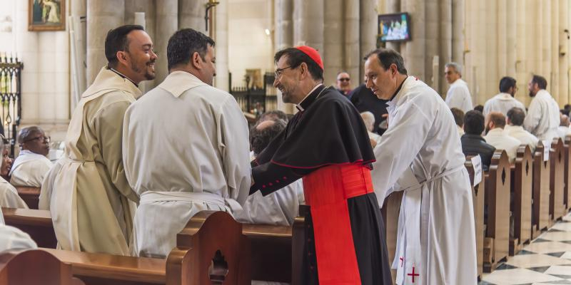Carta del cardenal José Cobo a los sacerdotes para anunciar la convocatoria de la primera Asamblea Presbiteral “Convivium”