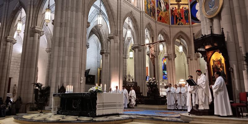 El cardenal Cobo, en el centenario de la muerte de santa Rafaela Mar&iacute;a: &laquo;Que seamos impulsados a adorar y reparar tanto desamor, tanta insolidaridad, tanta indiferencia&raquo;