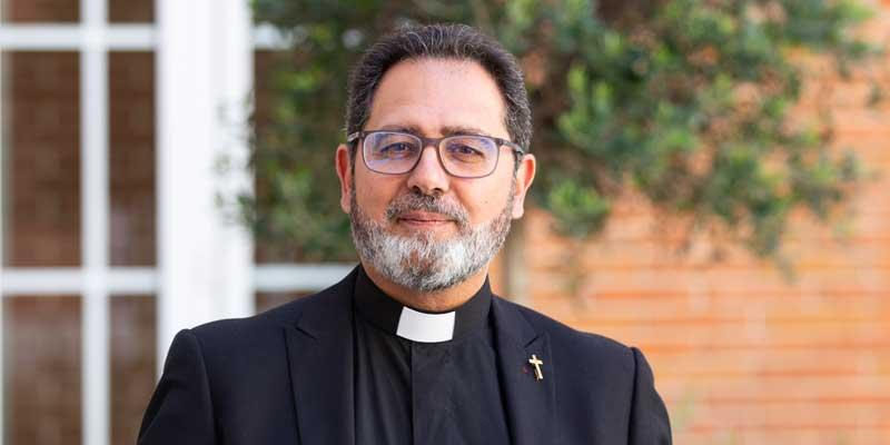 Vicente Martín, futuro obispo auxiliar de Madrid, recoge en su lema y escudo episcopal lo que desea para su ministerio: «Que sea reflejo del amor de Dios»