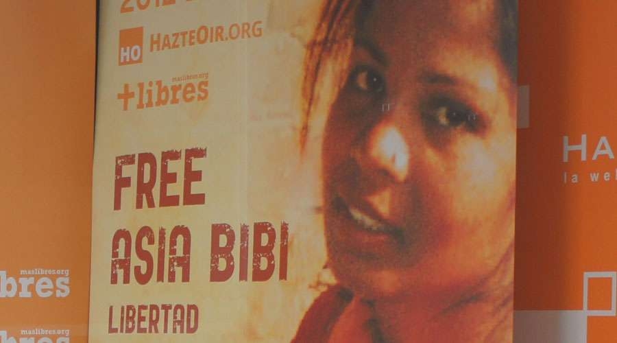 Miles de musulmanes exigen la ejecuci&oacute;n de la madre cat&oacute;lica Asia Bibi