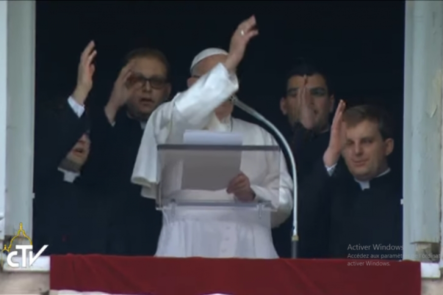 Regina Caeli: la &laquo;experiencia maravillosa de sentirse amados por Jes&uacute;s&raquo;