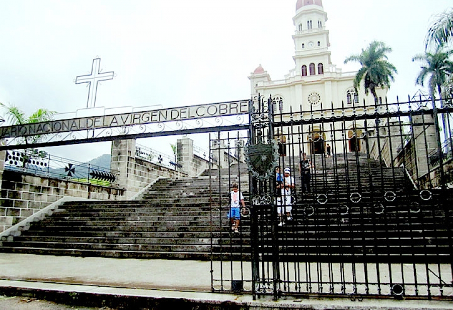 Cuba festeja el centenario de la proclamaci&oacute;n de la Virgen del Cobre