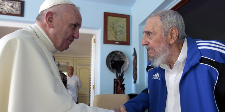El Papa visita a Fidel Castro en su casa transformada en cl&iacute;nica