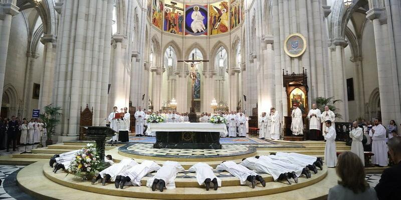 Ordenaciones sacerdotales en la catedral de la Almudena