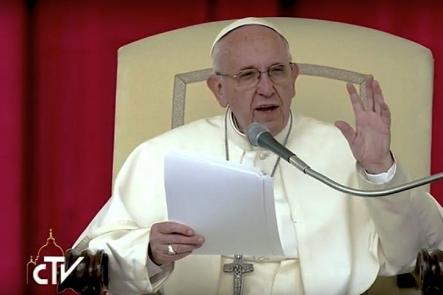 El Santo Padre env&iacute;a su p&eacute;same por el ataque en un bar en Orlando