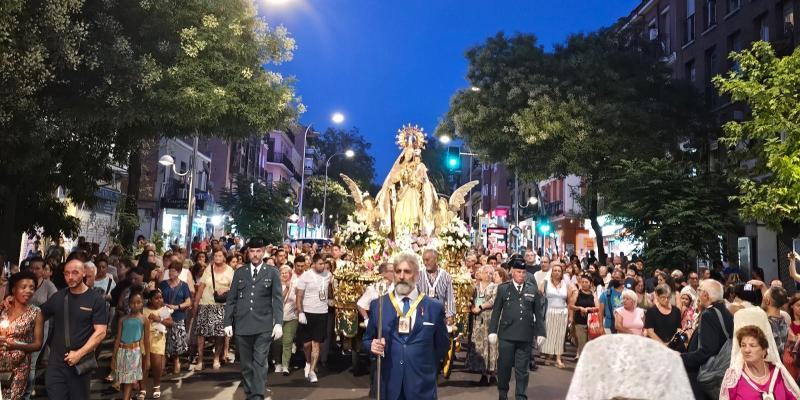 Mar&iacute;a del Carmen L&oacute;pez Pezuela, presidenta de la Hermandad de Nuestra Se&ntilde;ora la Virgen del Carmen: &laquo;Es la vecina m&aacute;s antigua y querida de Puente de Vallecas&raquo;