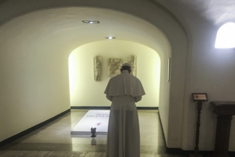 El Papa llama a la &laquo;acci&oacute;n concreta&raquo; para el desarrollo integral del hombre