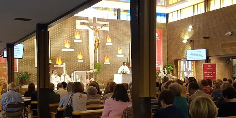 Santa Rosalía acoge una Eucaristía de encuentro de voluntarios de Cáritas Vicaría I