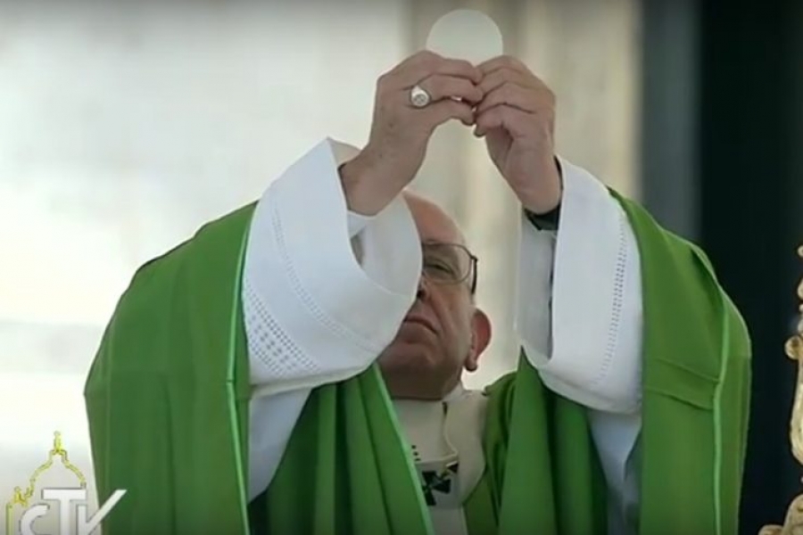 El Santo Padre: &laquo;La mundanidad es un 'agujero negro' que devora todo en el propio yo&raquo;