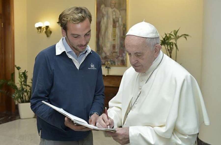 Paul Bablot cruza Asia en bicicleta para conocer las minor&iacute;as cristianas