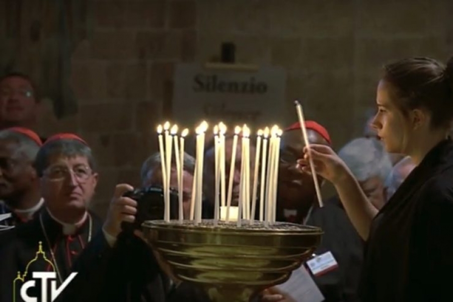 As&iacute;s: una vela encendida por cada pa&iacute;s en conflicto