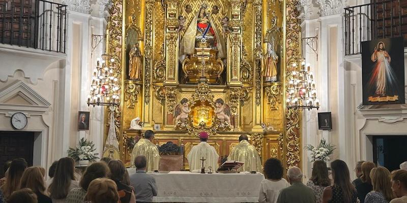 Monseñor Jesús Vidal, en Virgen del Puerto: «Que en esta ermita, la Madre nos lleve al Corazón de su hijo»