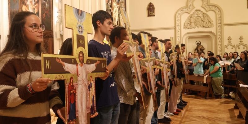 Una cruz para unir a los j&oacute;venes de Madrid con el papa Le&oacute;n XIV