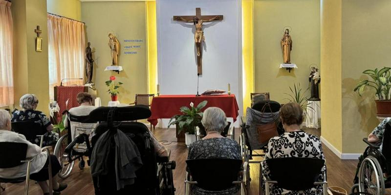 La respuesta de la Residencia de Personas Mayores de C&aacute;ritas Madrid, &lsquo;Fundaci&oacute;n Santa Luc&iacute;a&rsquo; ante el apag&oacute;n: &laquo;Cuando se apagan las luces se encienden las del cuidado mutuo con las personas m&aacute;s vulnerables&raquo;