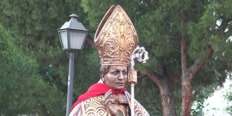 Santa Misa y procesi&oacute;n para celebrar la festividad de San Ferm&iacute;n en el barrio de Usera