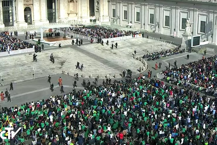 Francisco en la audiencia a los de Oriente Medio: &lsquo;Llenen la vida con la alegr&iacute;a de la Resurrecci&oacute;n&rsquo;