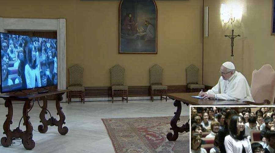 Me preocupan los &laquo;j&oacute;venes de sill&oacute;n&raquo;, expresa el Papa Francisco