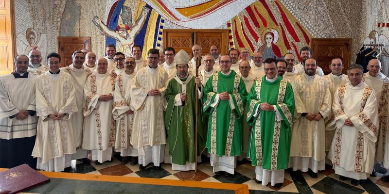 El cardenal Jos&eacute; Cobo, en la Misa jubilar para los di&aacute;conos: &laquo;Ense&ntilde;adnos el rostro de los pobres y no dej&eacute;is que la Iglesia pase de largo&raquo;