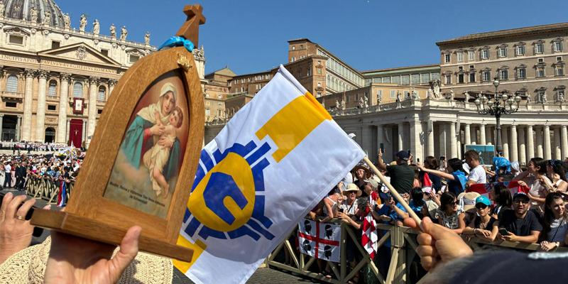 La Vigilia de Pentecost&eacute;s del Jubileo de los Movimientos en Roma fue &laquo;un momento de mucha efusi&oacute;n, de mucha alegr&iacute;a y esperemos que de mucho fruto&raquo;