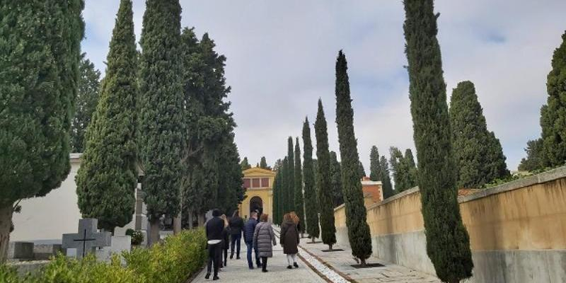 El Cementerio Sacramental de San Isidro organiza una visita guiada especial por San Valent&iacute;n