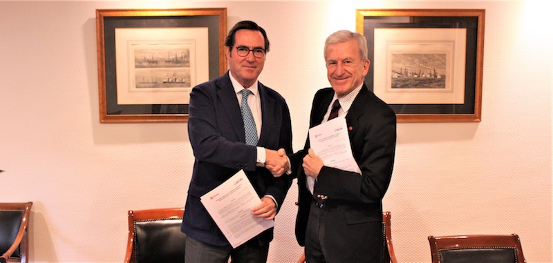 La Fundaci&oacute;n CEOE y C&aacute;ritas firman un convenio para impulsar la colaboraci&oacute;n con fines sociales