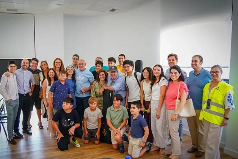 &laquo;La gente se ha dejado abrazar&raquo;: el p&aacute;rroco de Las Rozas celebra Misa con los evacuados acogidos en el polideportivo de La Marazuela