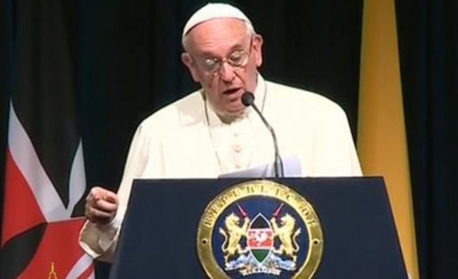 El Santo Padre: 'El terrorismo que se alimenta del miedo nace de la pobreza y la frustraci&oacute;n'