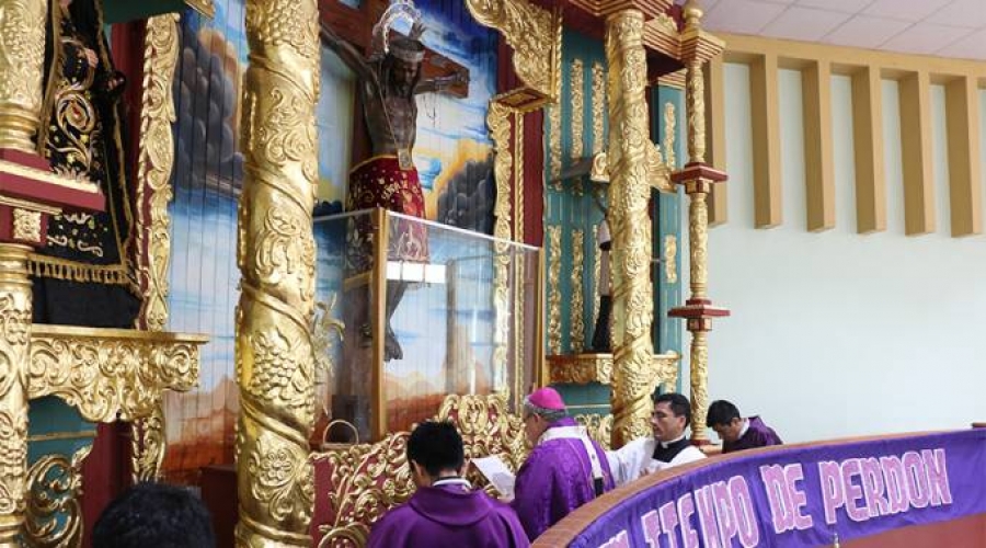 Inundaci&oacute;n colapsa Piura en norte del Per&uacute; y arzobispo reza por un &laquo;tiempo sereno&raquo;