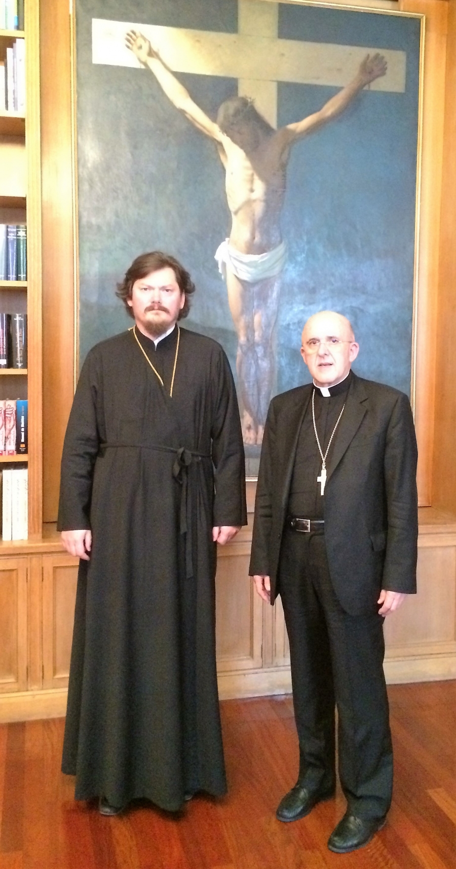 Monseñor Osoro recibe al obispo Néstor de Corsún