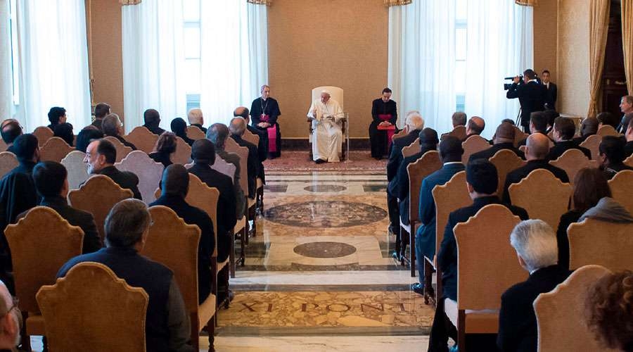 El Papa Francisco pide un nuevo pacto educativo entre escuela, familia y j&oacute;venes