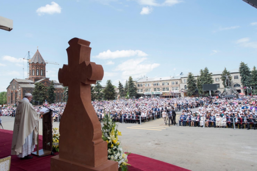 El Santo Padre en la misa de Gyumri: 'Memoria, fe y amor misericordioso' bases de vida cristiana