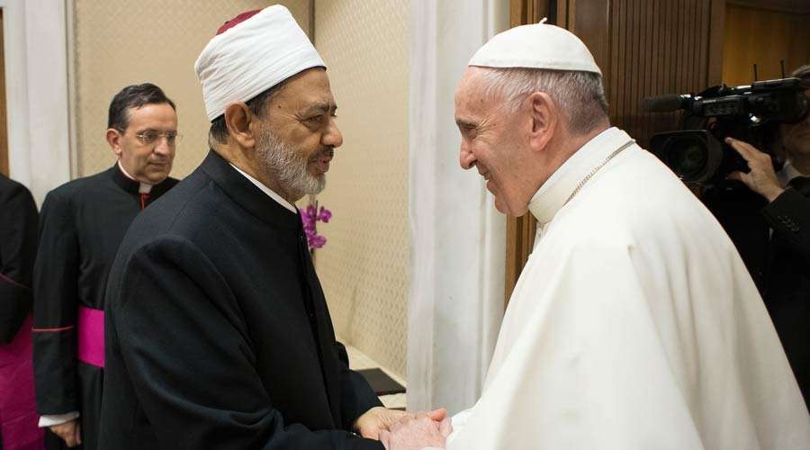 El Papa y el Gran Im&aacute;n de al Azhar se encuentran en el Vaticano por tercera vez