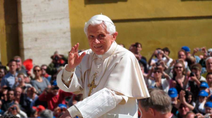&iquest;Benedicto XVI est&aacute; al borde de la muerte? Secretario personal responde a rumores